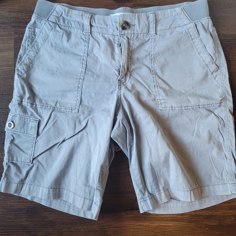 Light Gray Women's Cargo Shorts with Utility Pockets